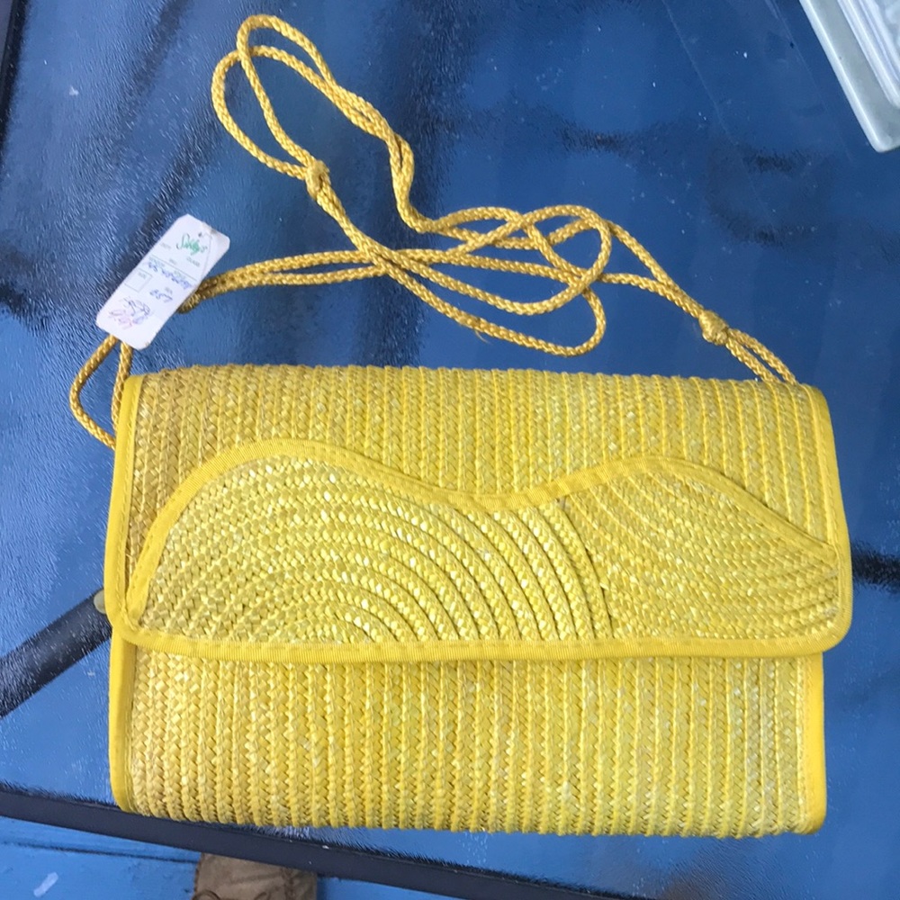 Vintage yellow straw shoulder bag. NWT.